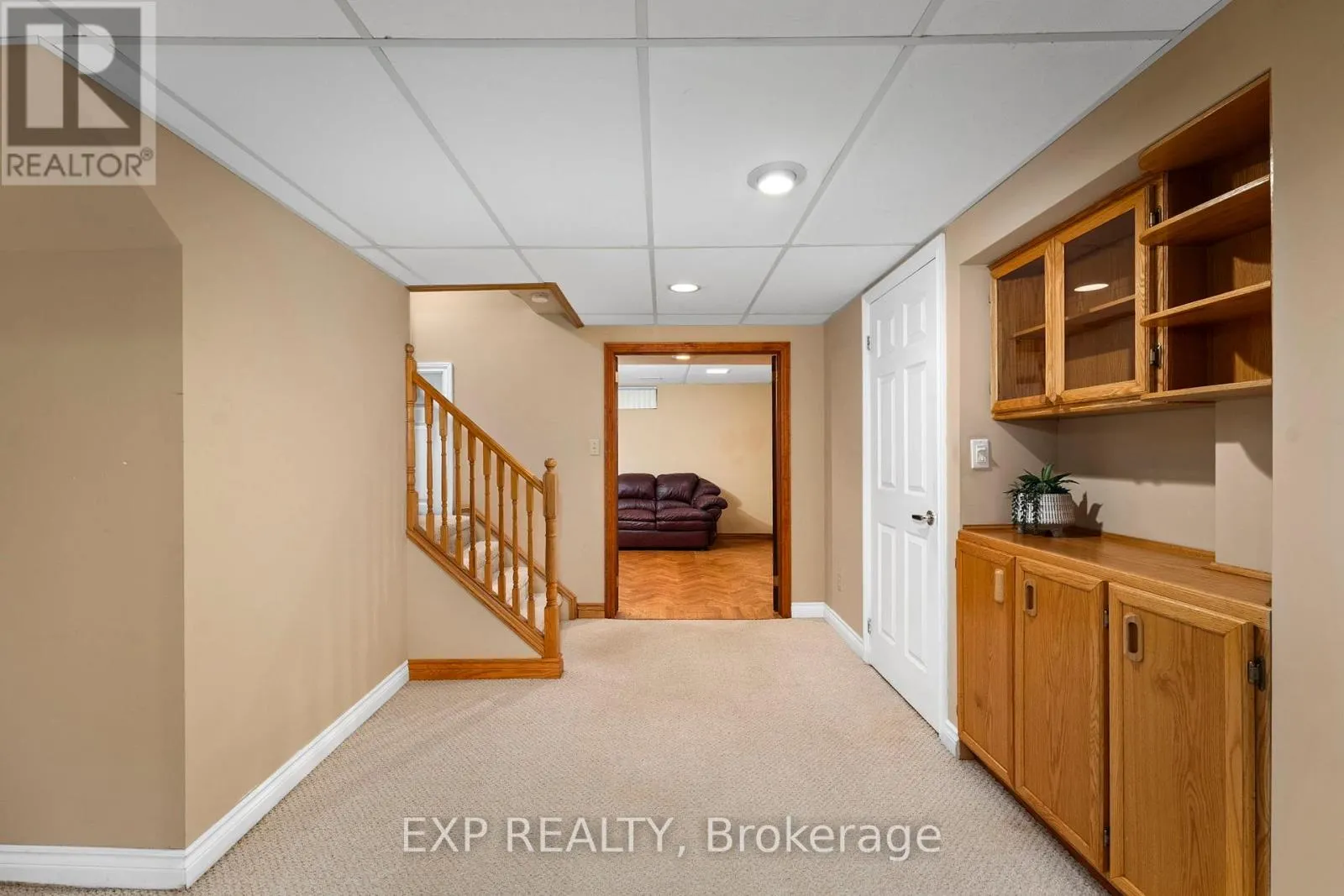 56 MANNING CRESCENT