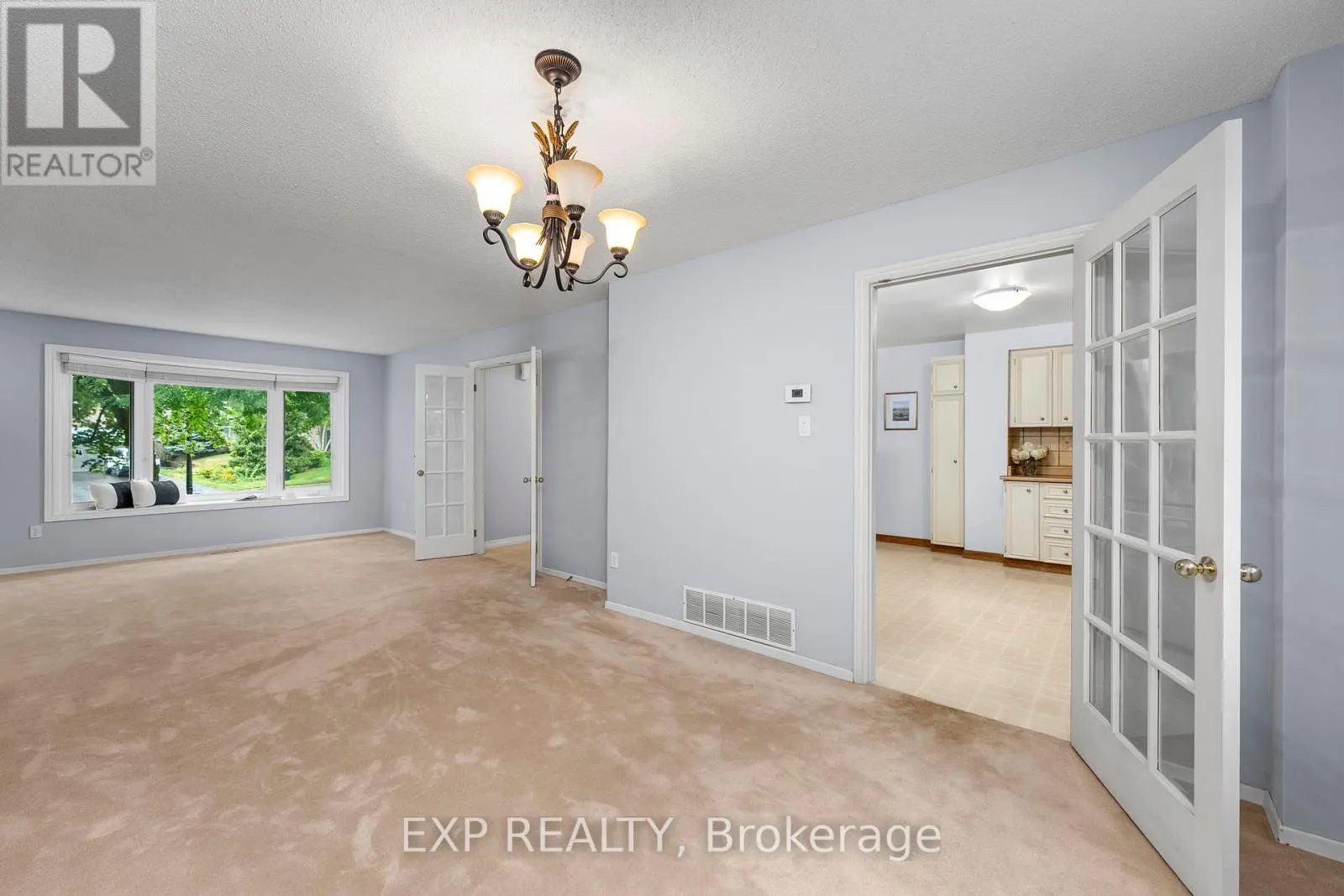 56 MANNING CRESCENT