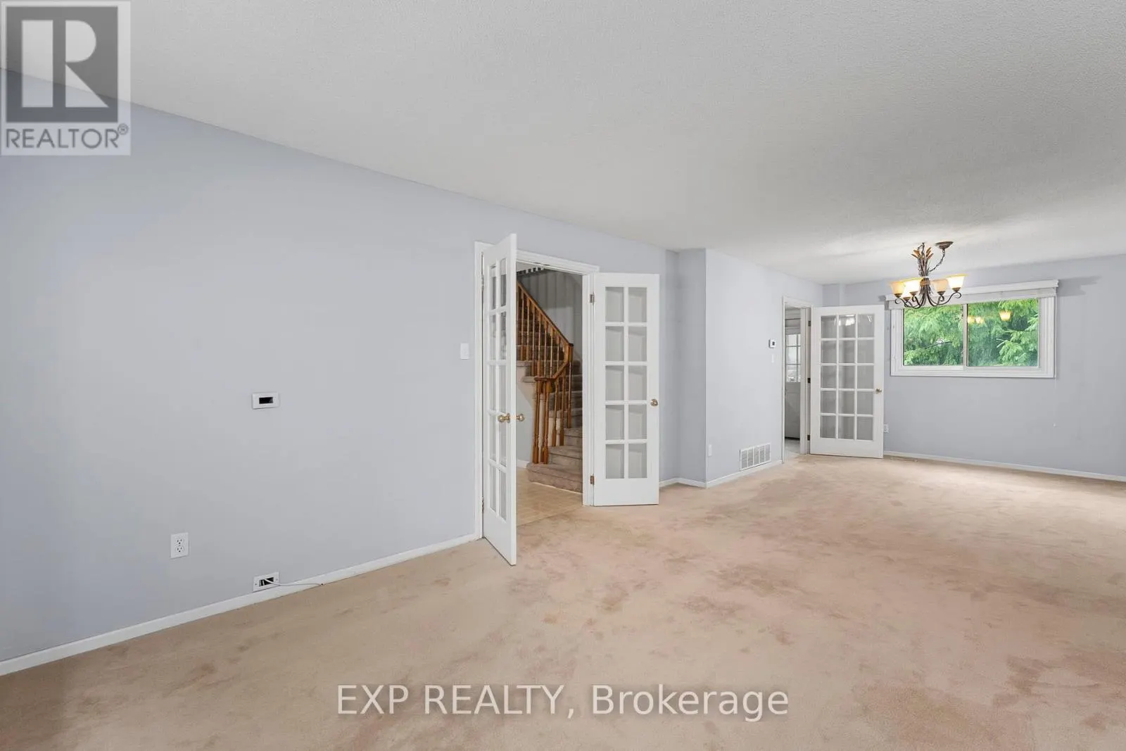 56 MANNING CRESCENT