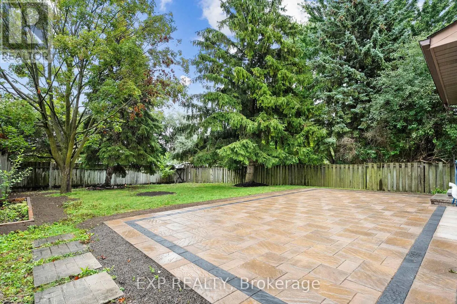 56 MANNING CRESCENT