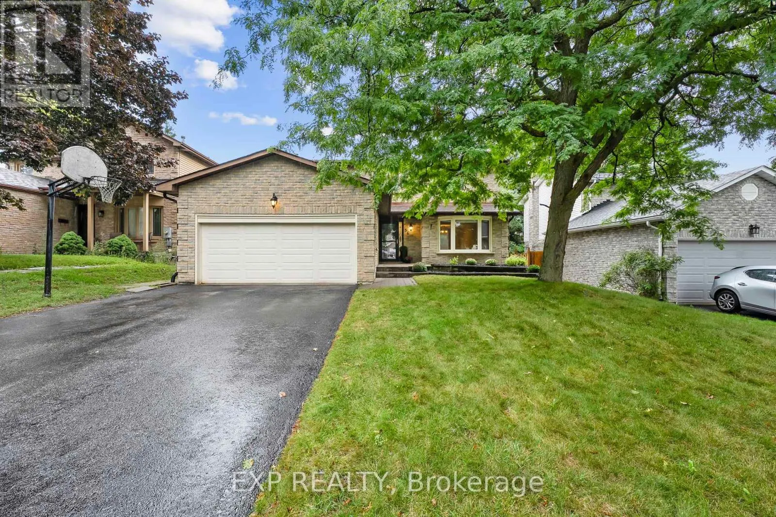 56 MANNING CRESCENT