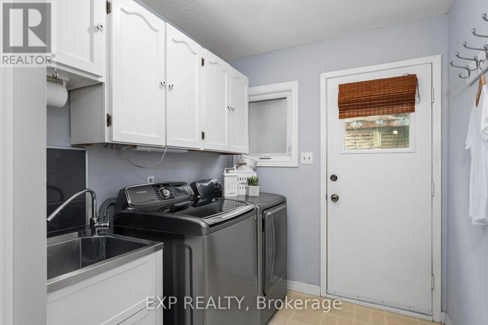 56 MANNING CRESCENT
