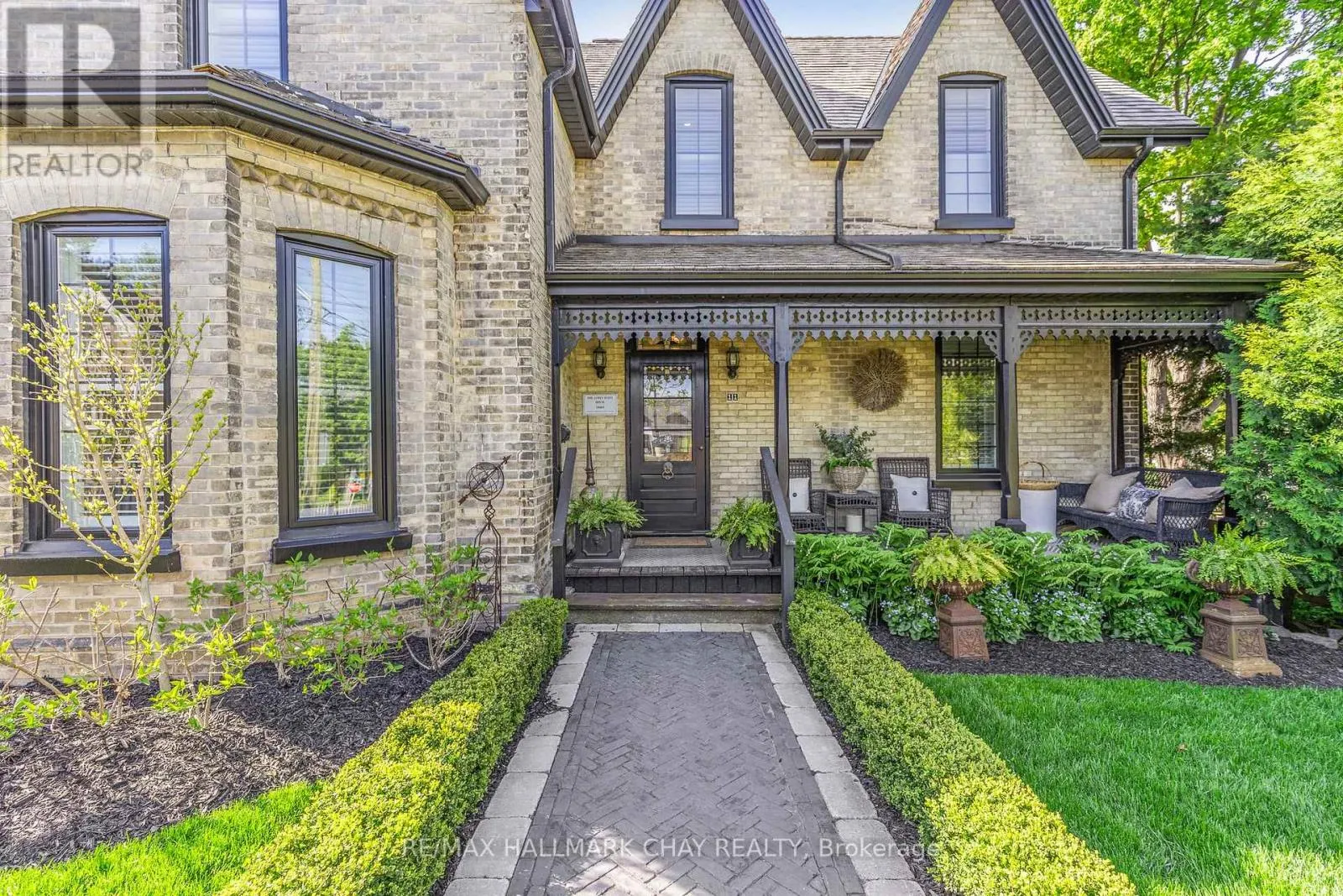 11 CATHERINE AVENUE