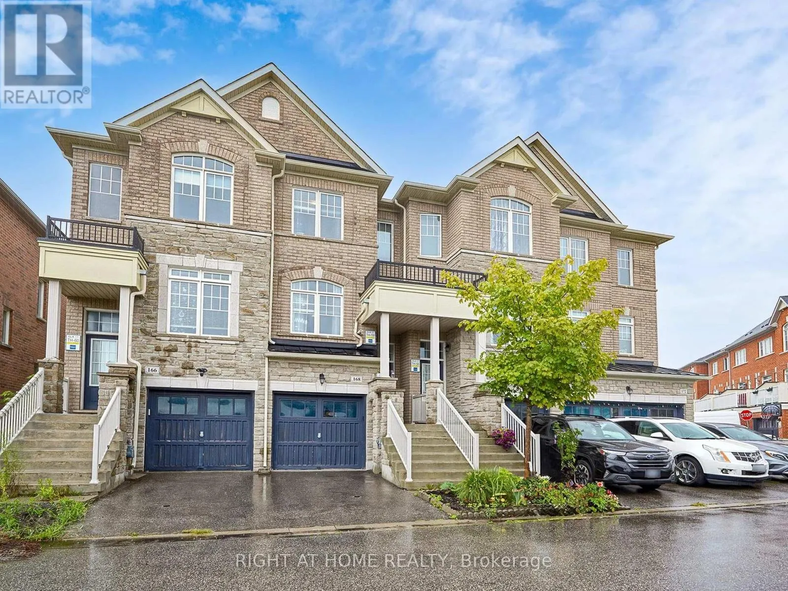 168 DUNDAS WAY N
