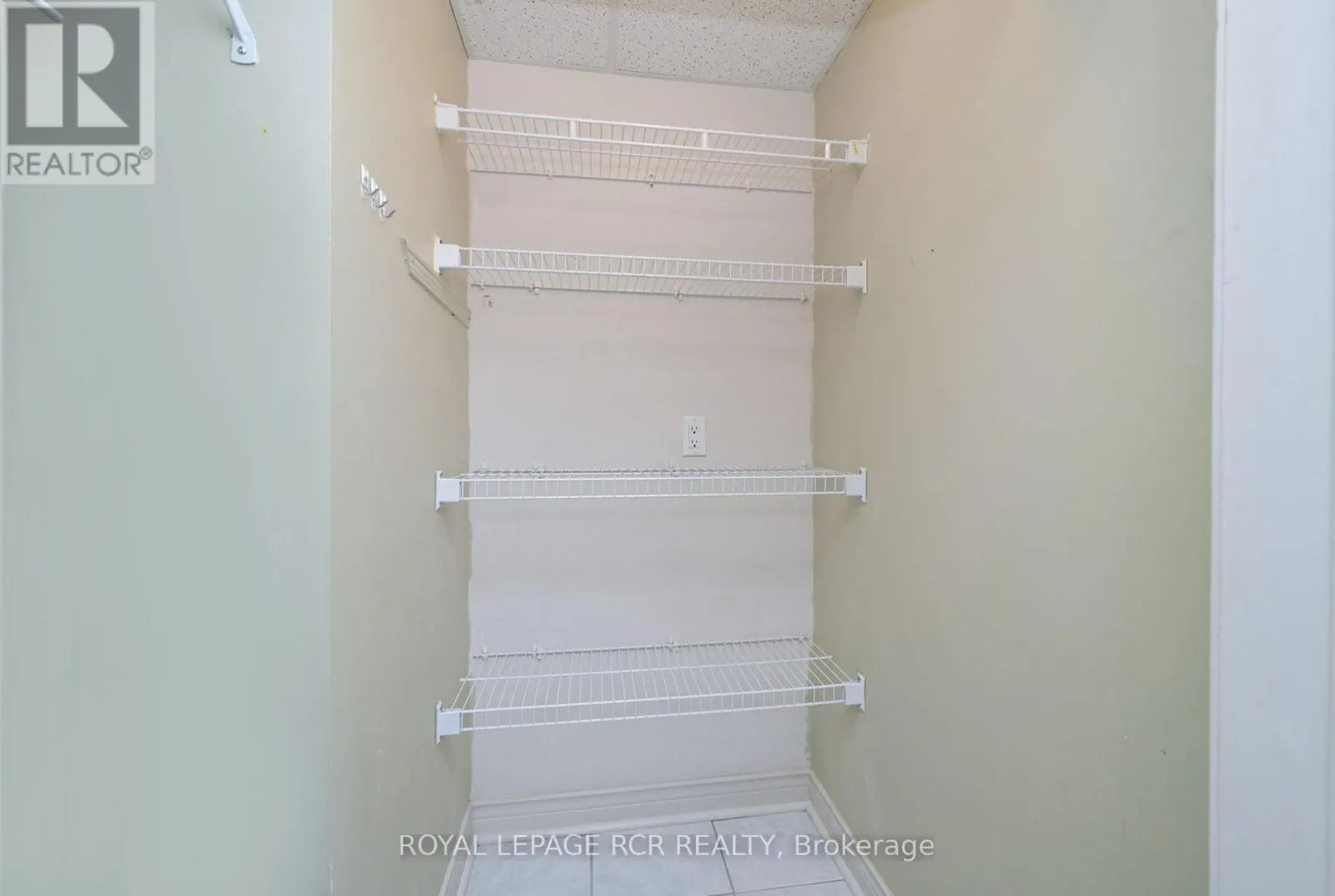 214 - 4 BRIAR HILL HEIGHTS