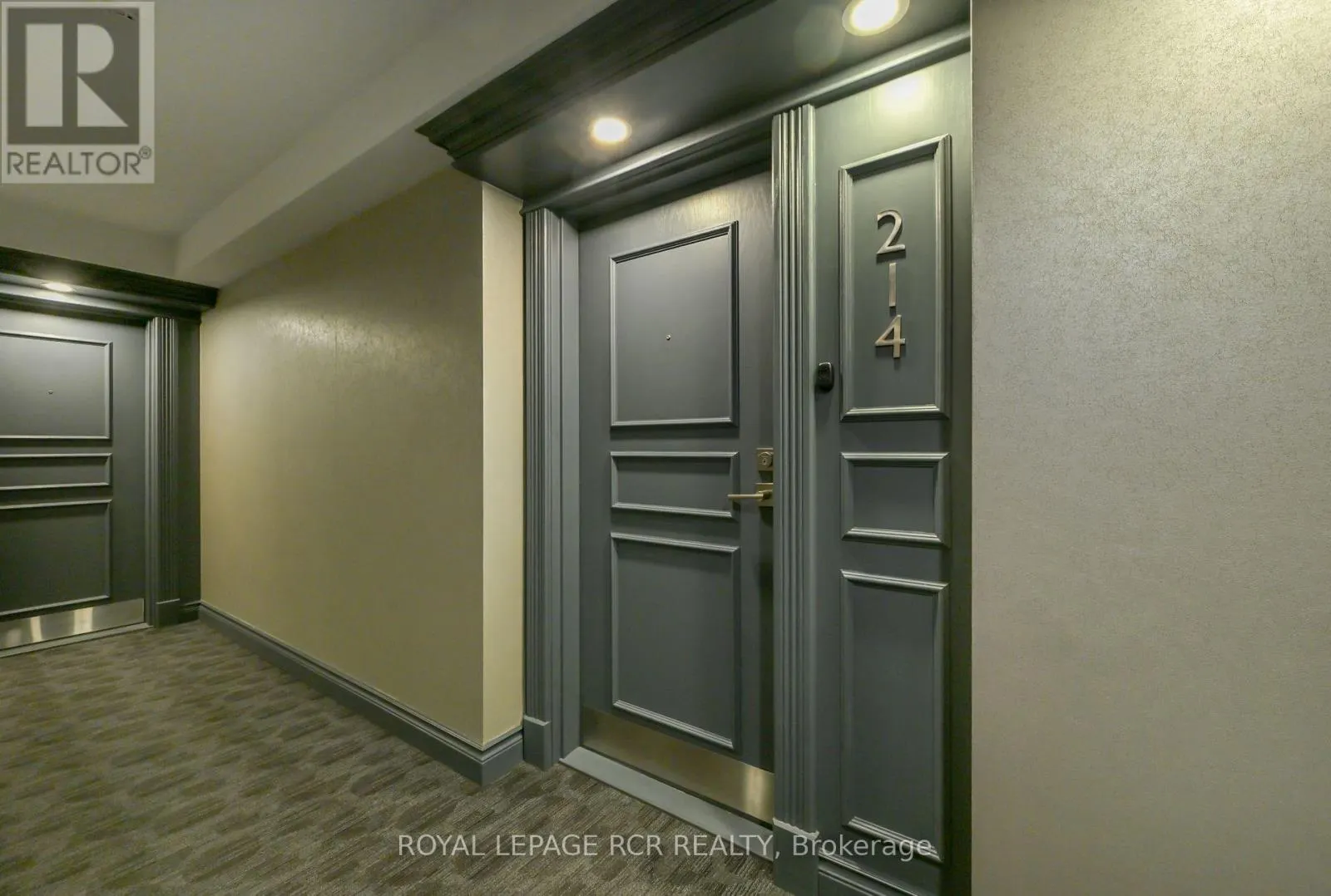 214 - 4 BRIAR HILL HEIGHTS