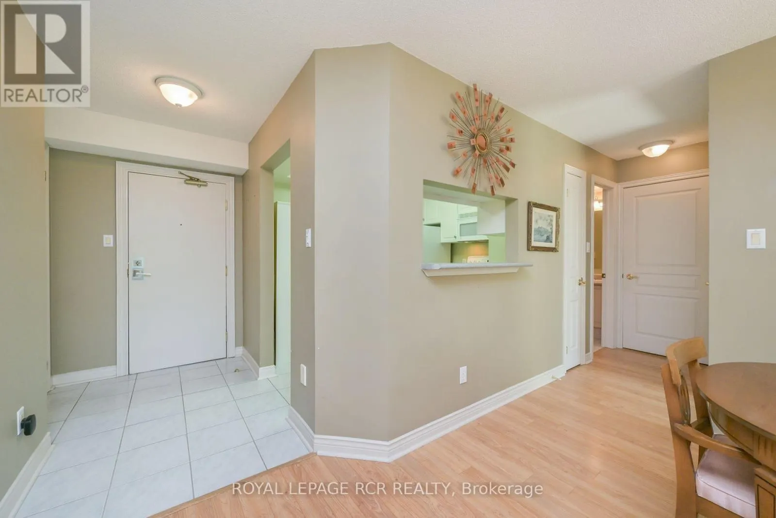 214 - 4 BRIAR HILL HEIGHTS