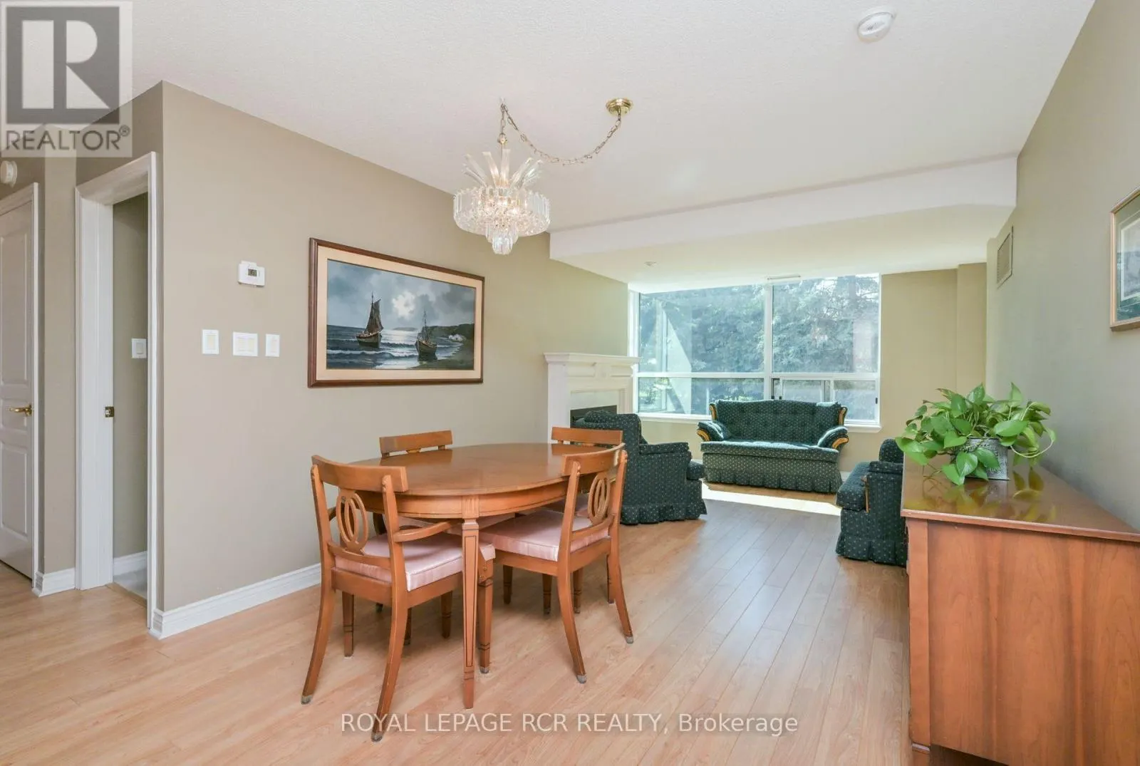 214 - 4 BRIAR HILL HEIGHTS