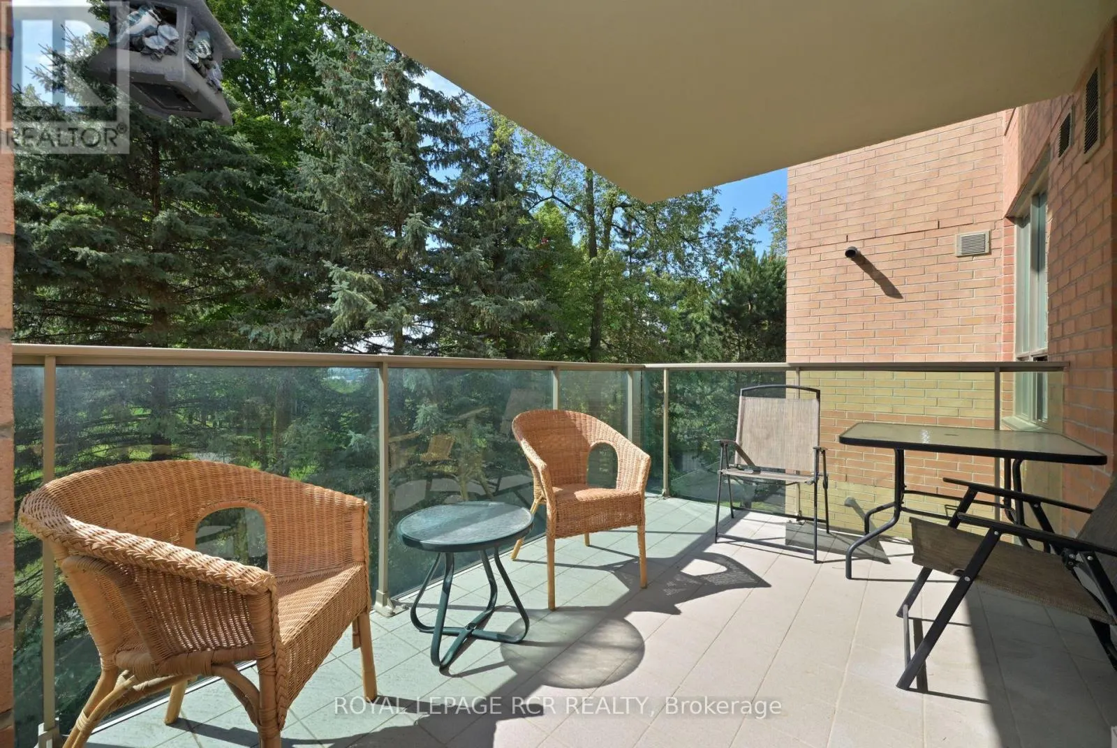 214 - 4 BRIAR HILL HEIGHTS
