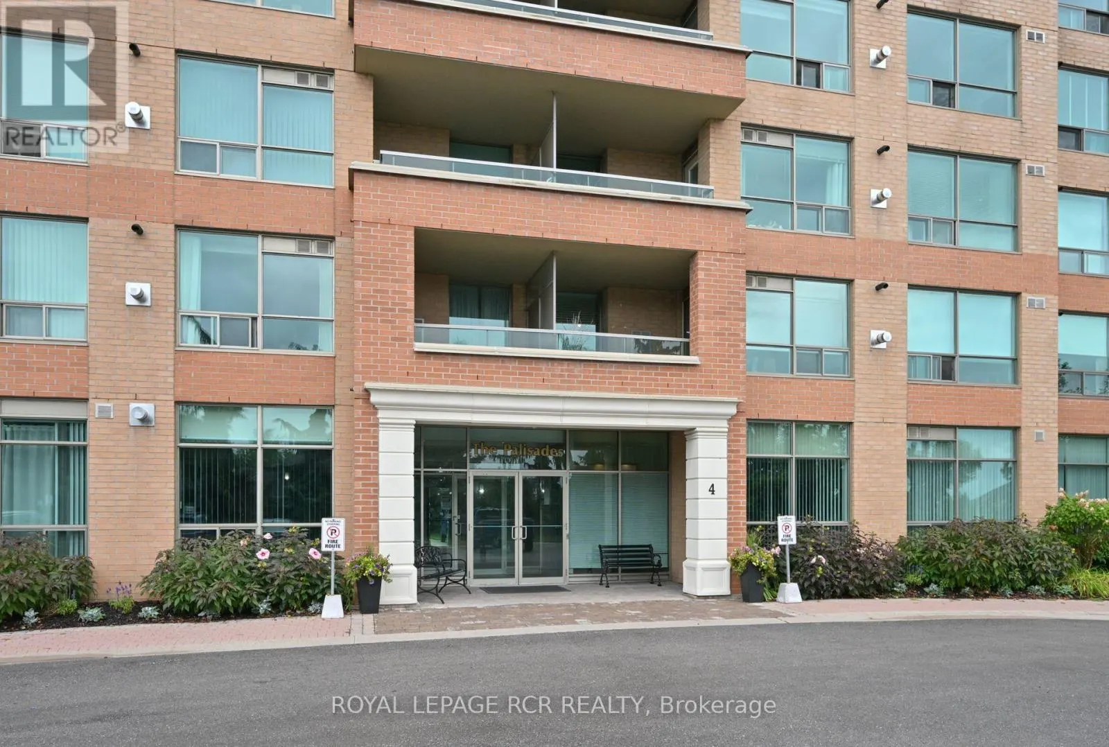 214 - 4 BRIAR HILL HEIGHTS