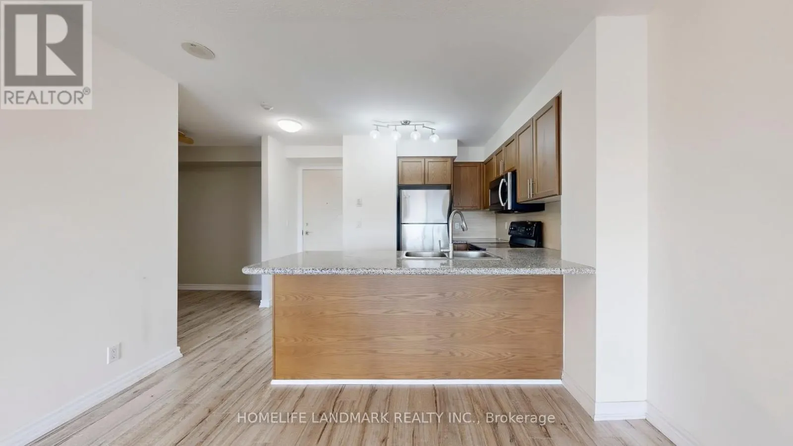 912 - 18 HARDING BOULEVARD E