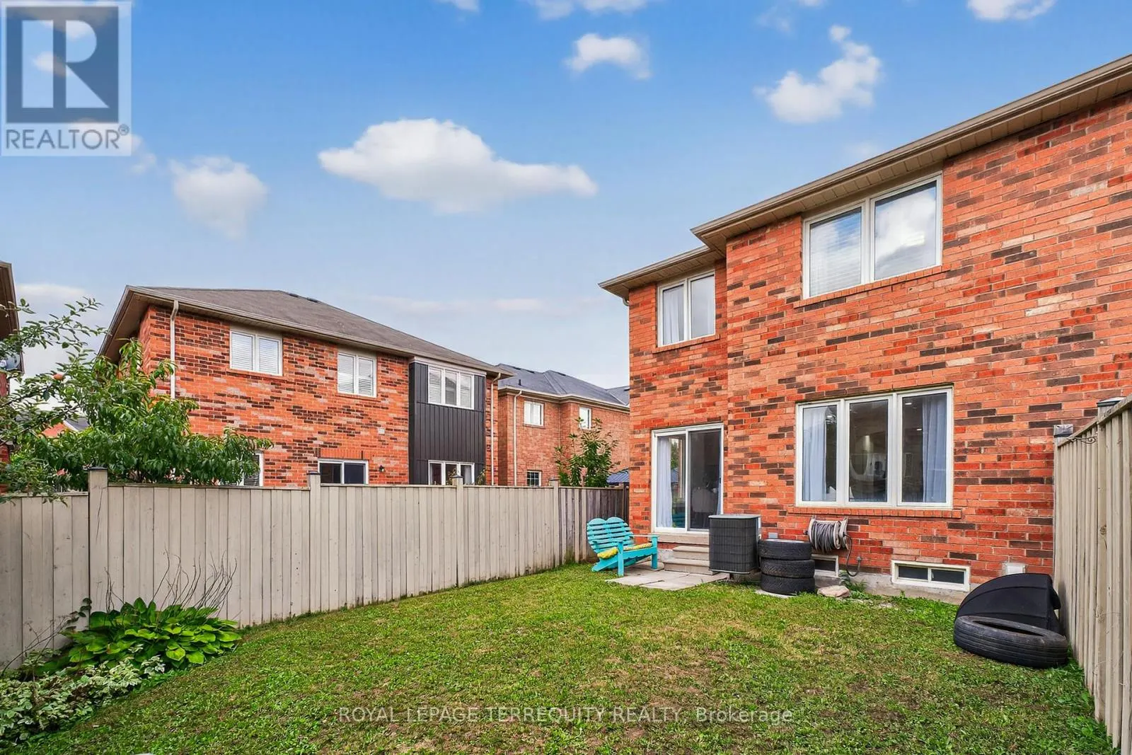 319 PENNDUTCH CIRCLE