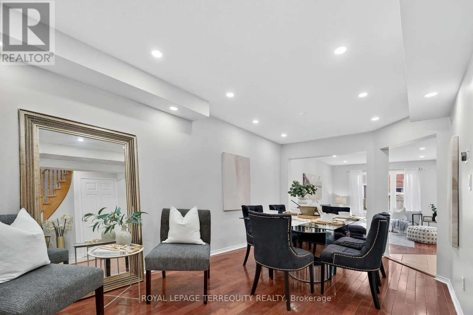 319 PENNDUTCH CIRCLE