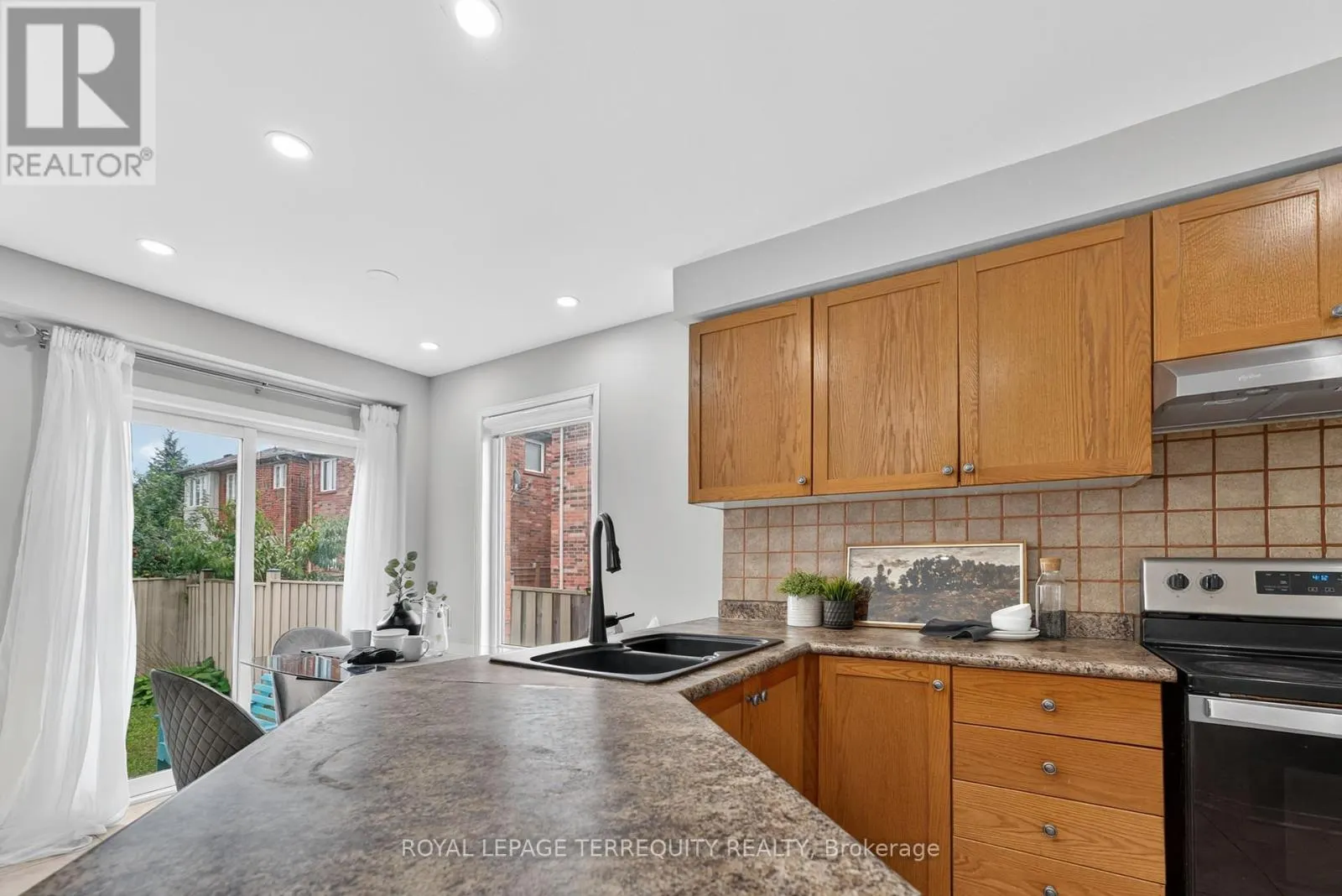 319 PENNDUTCH CIRCLE