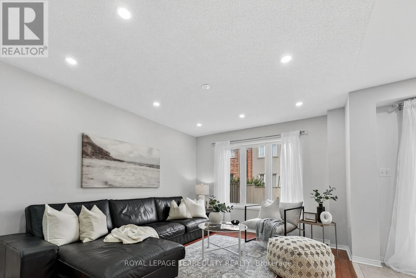 319 PENNDUTCH CIRCLE