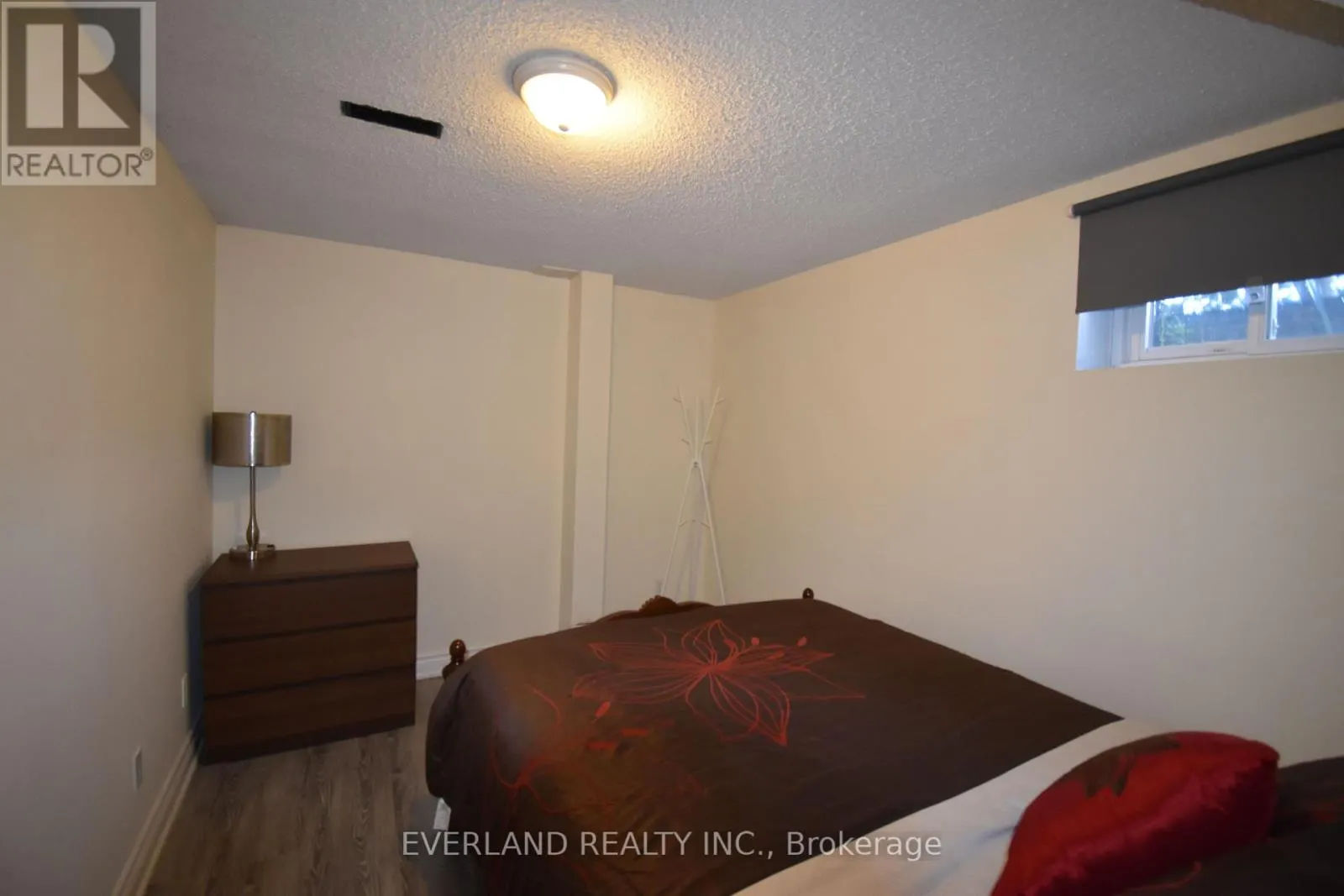 APT 1 BEDROOM - 1 SHAFTSBURY AVENUE E