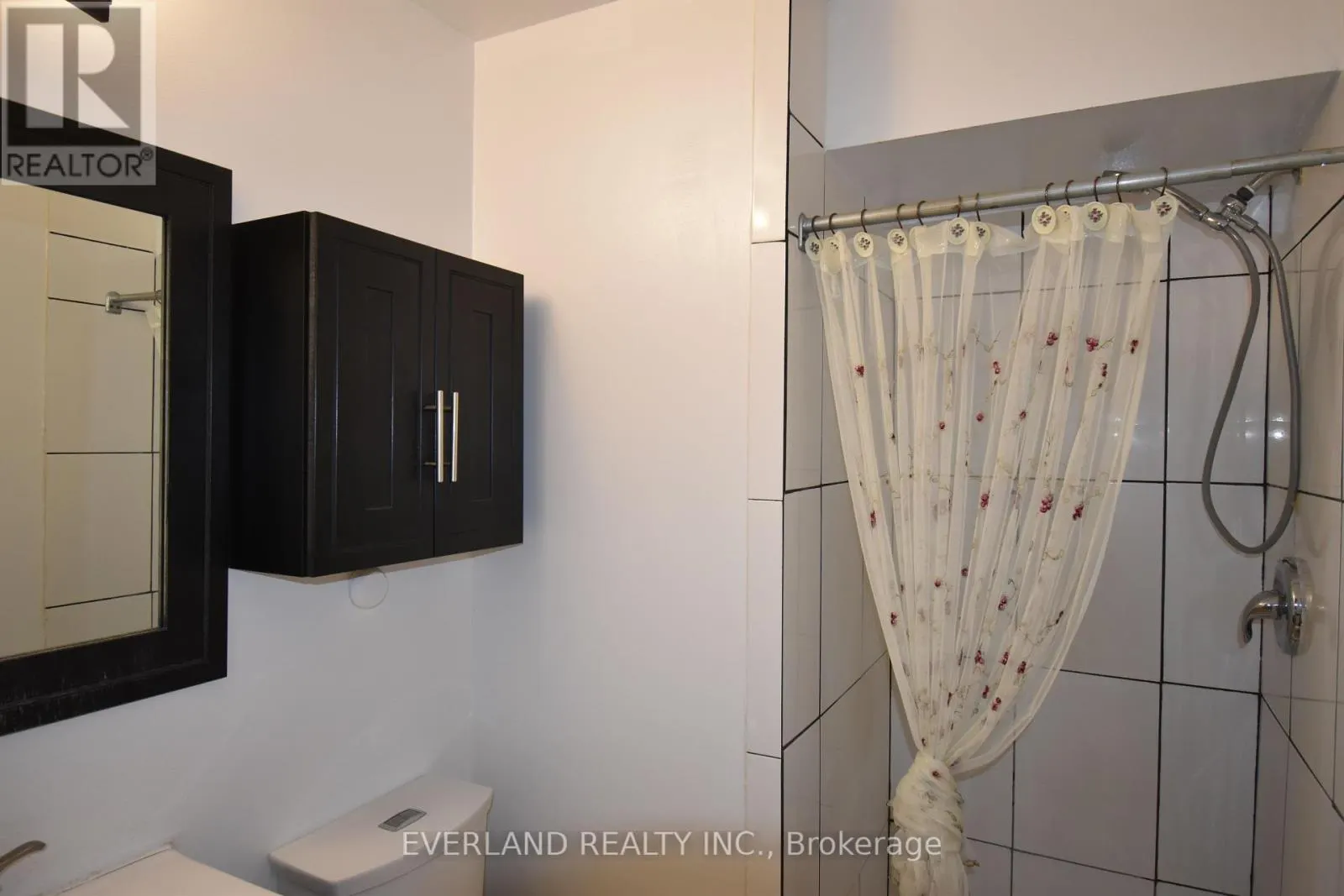 APT 1 BEDROOM - 1 SHAFTSBURY AVENUE E