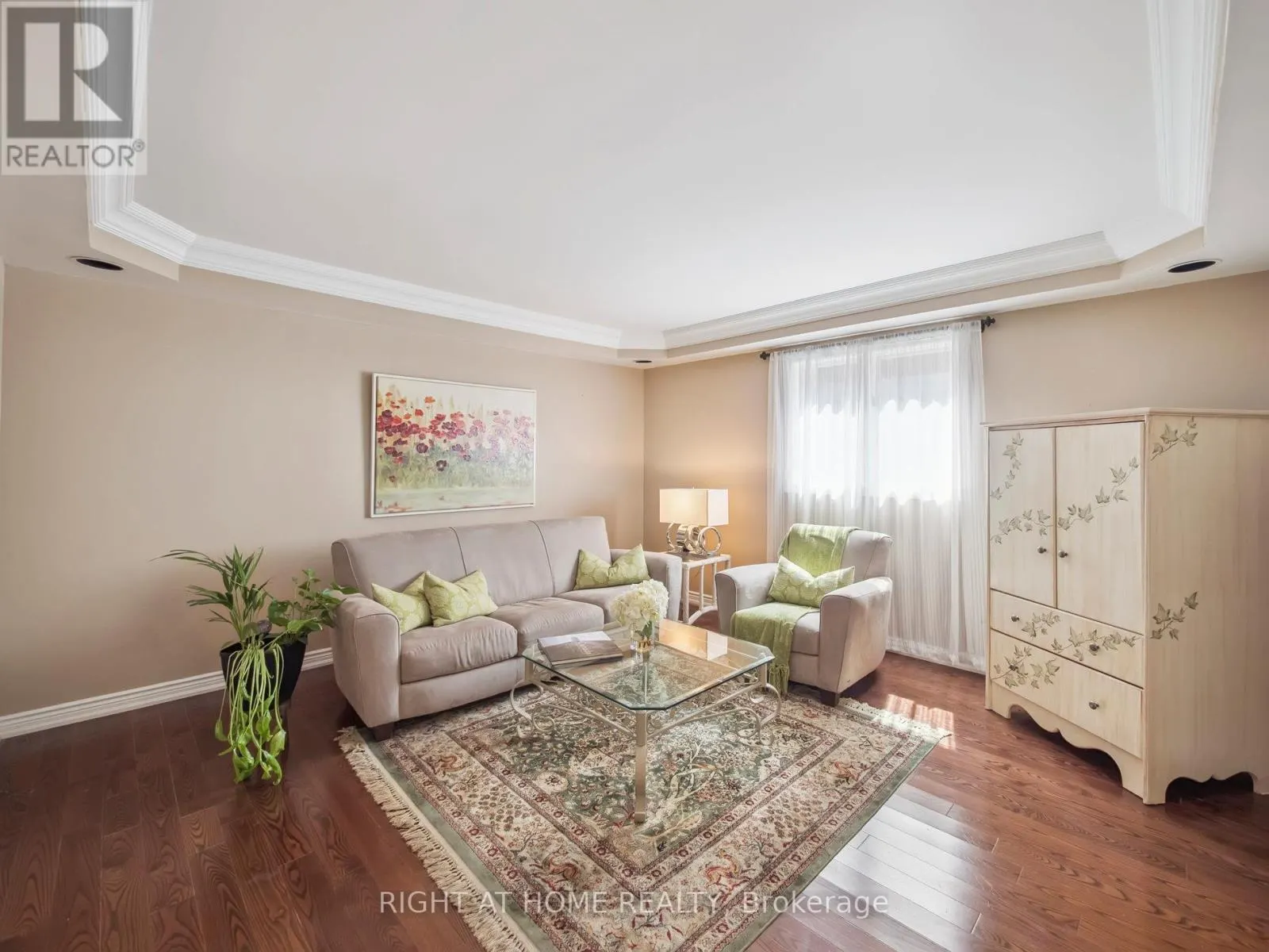 100 CARLYLE CRESCENT
