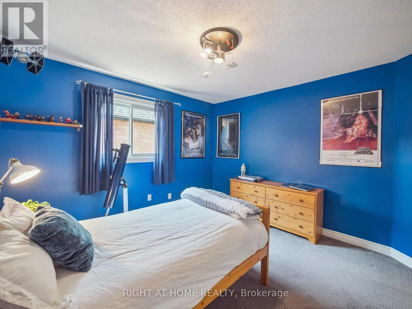 100 CARLYLE CRESCENT