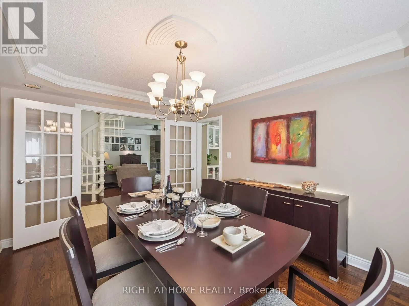 100 CARLYLE CRESCENT