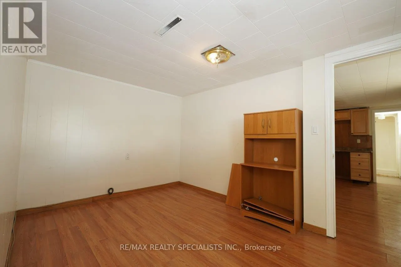 17 GORMLEY ROAD W