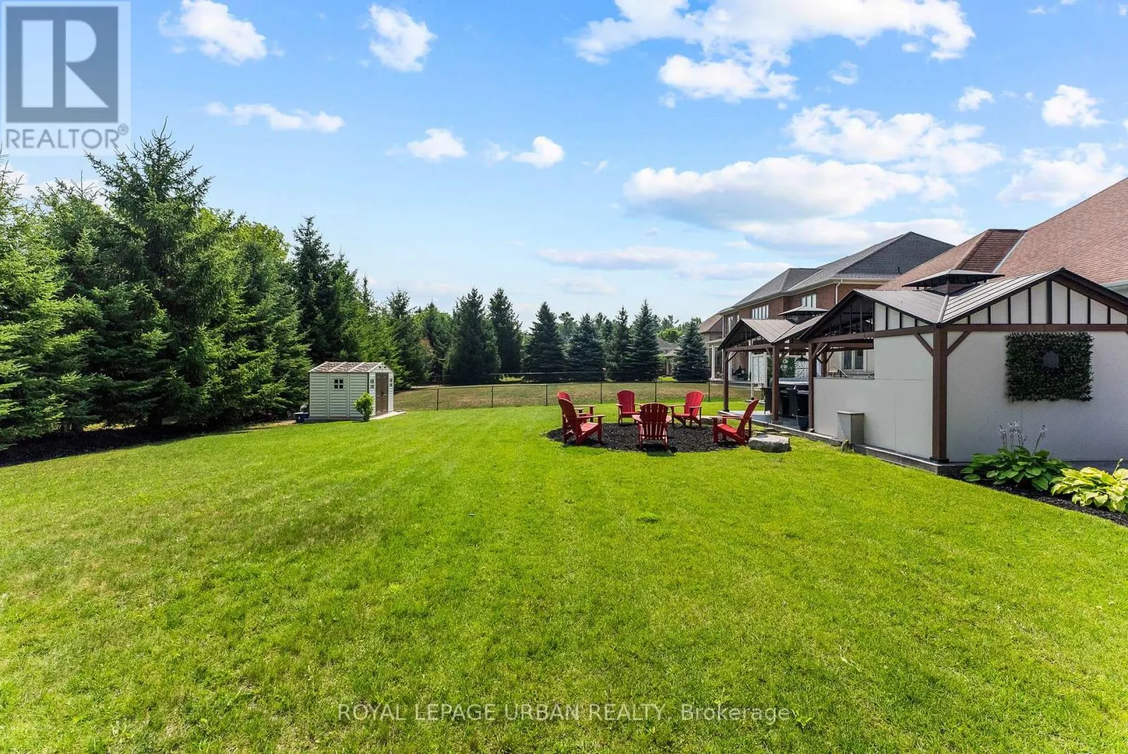 15 COUNTRY CLUB CRESCENT