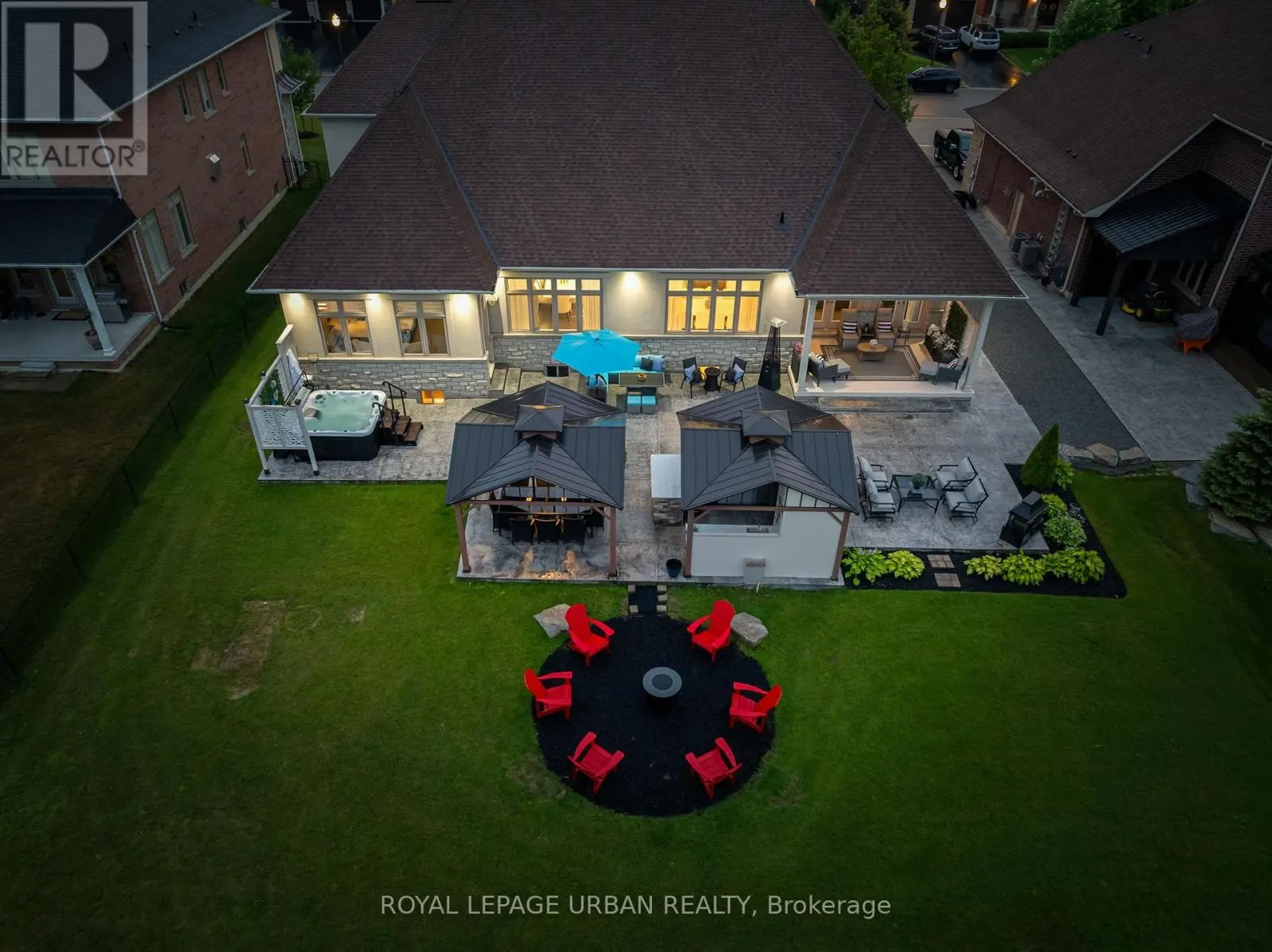 15 COUNTRY CLUB CRESCENT