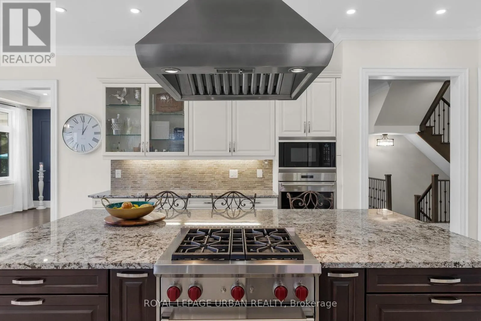 15 COUNTRY CLUB CRESCENT