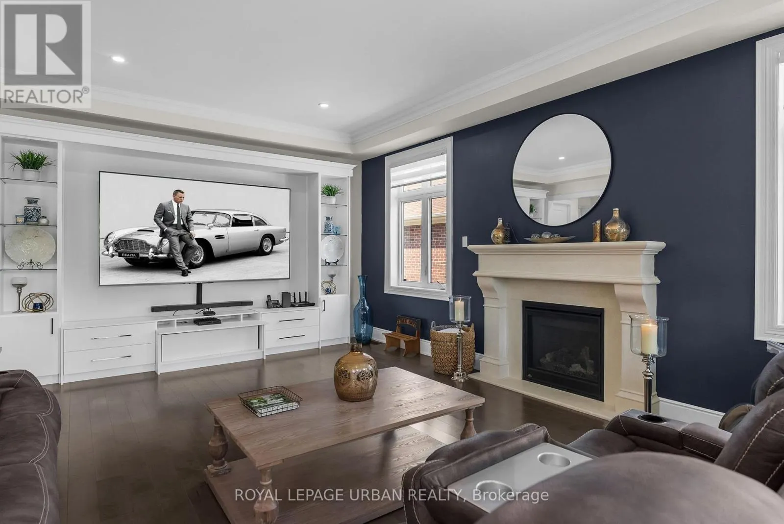 15 COUNTRY CLUB CRESCENT