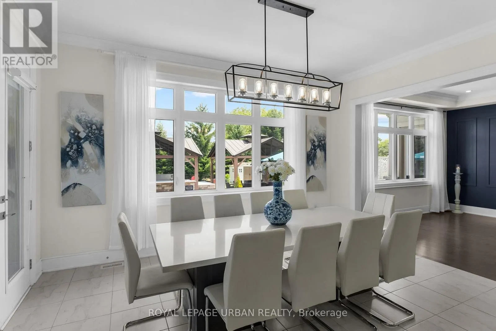 15 COUNTRY CLUB CRESCENT
