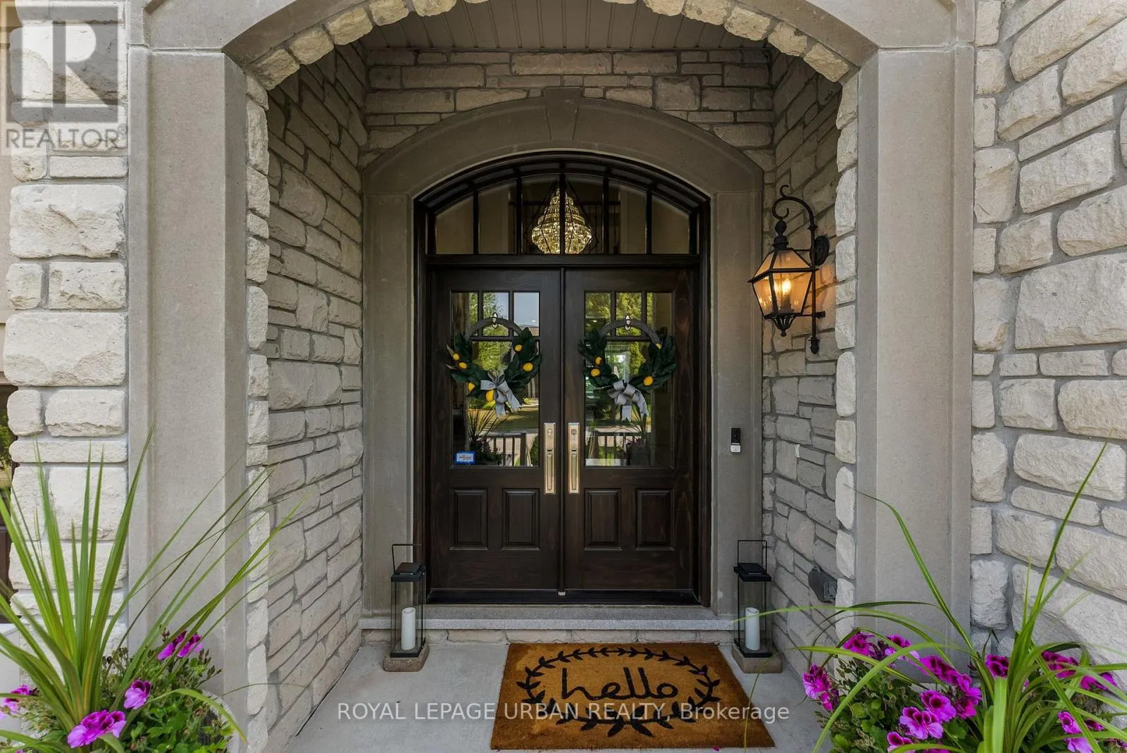15 COUNTRY CLUB CRESCENT