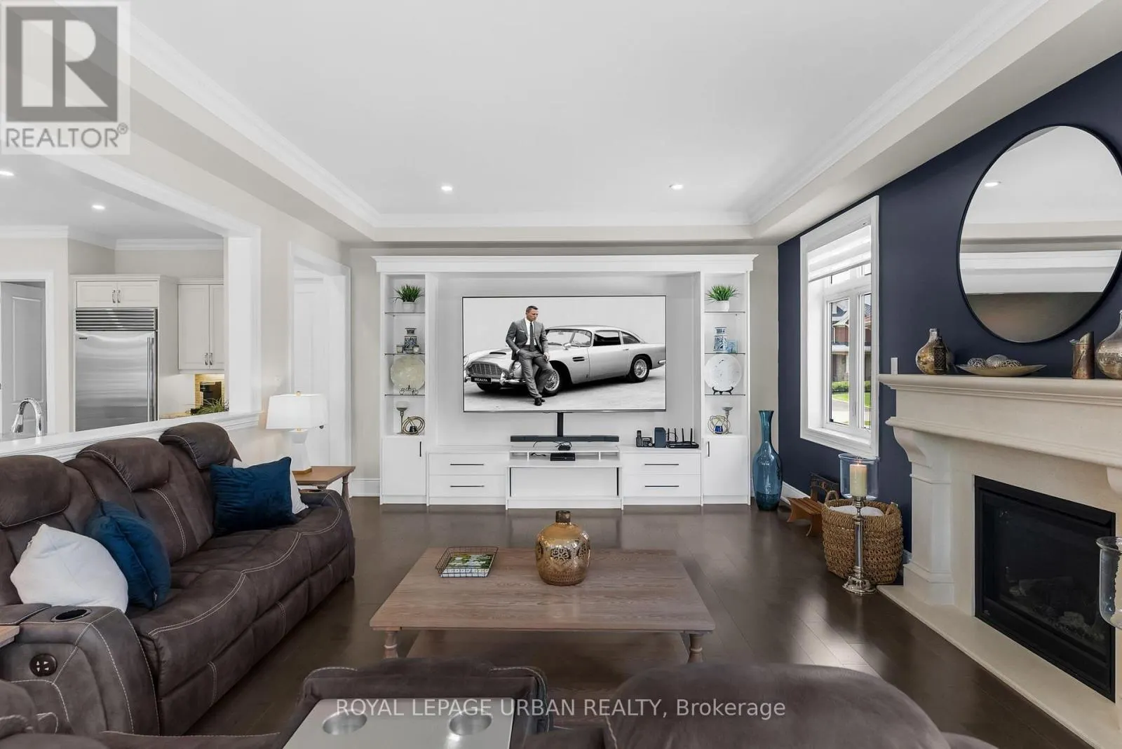 15 COUNTRY CLUB CRESCENT