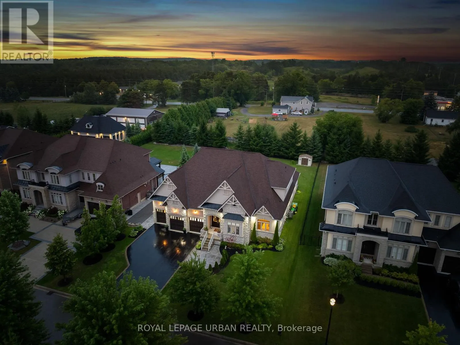 15 COUNTRY CLUB CRESCENT