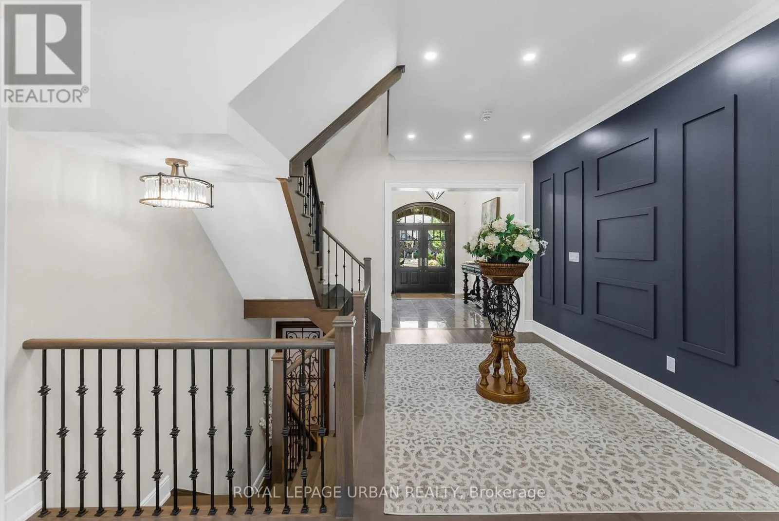 15 COUNTRY CLUB CRESCENT