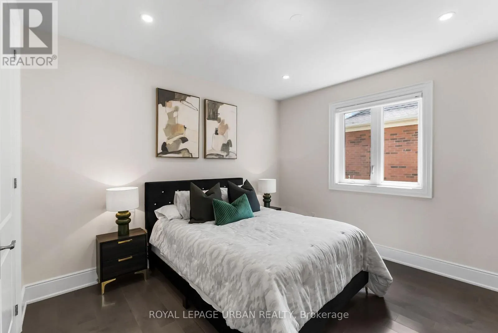 15 COUNTRY CLUB CRESCENT