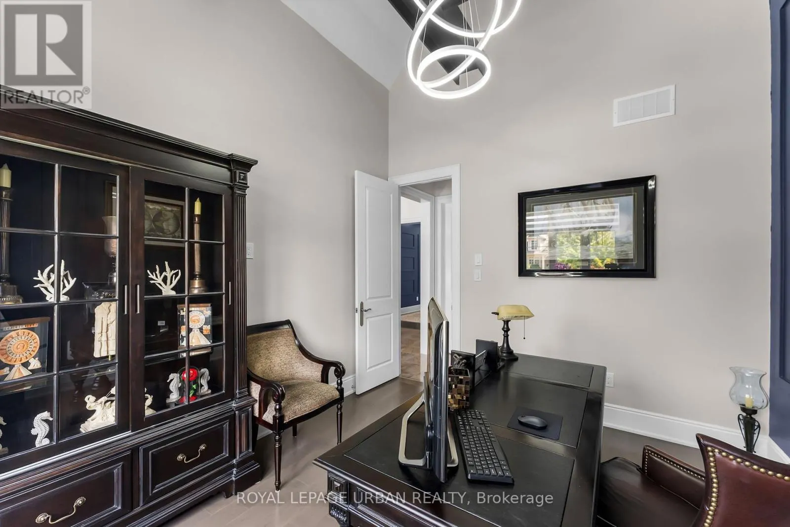 15 COUNTRY CLUB CRESCENT