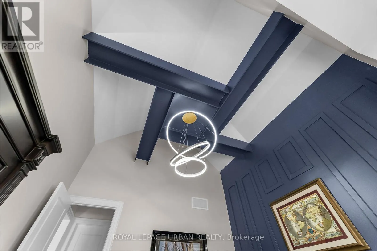 15 COUNTRY CLUB CRESCENT