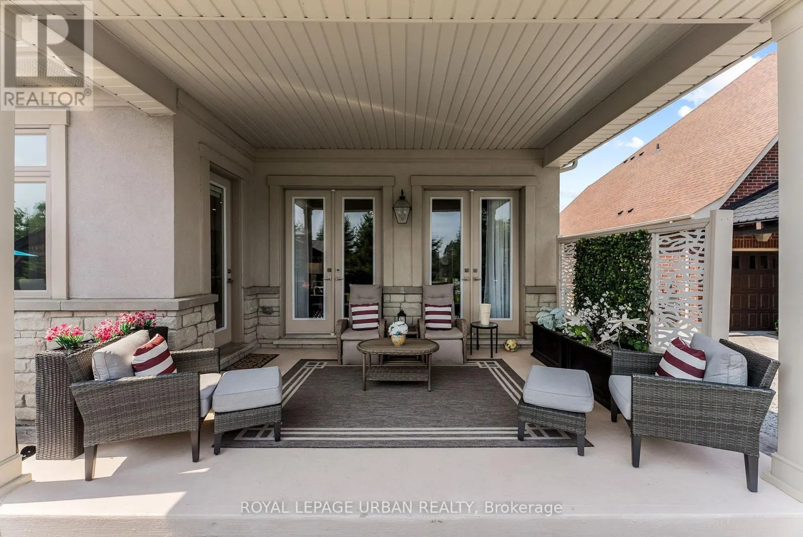 15 COUNTRY CLUB CRESCENT