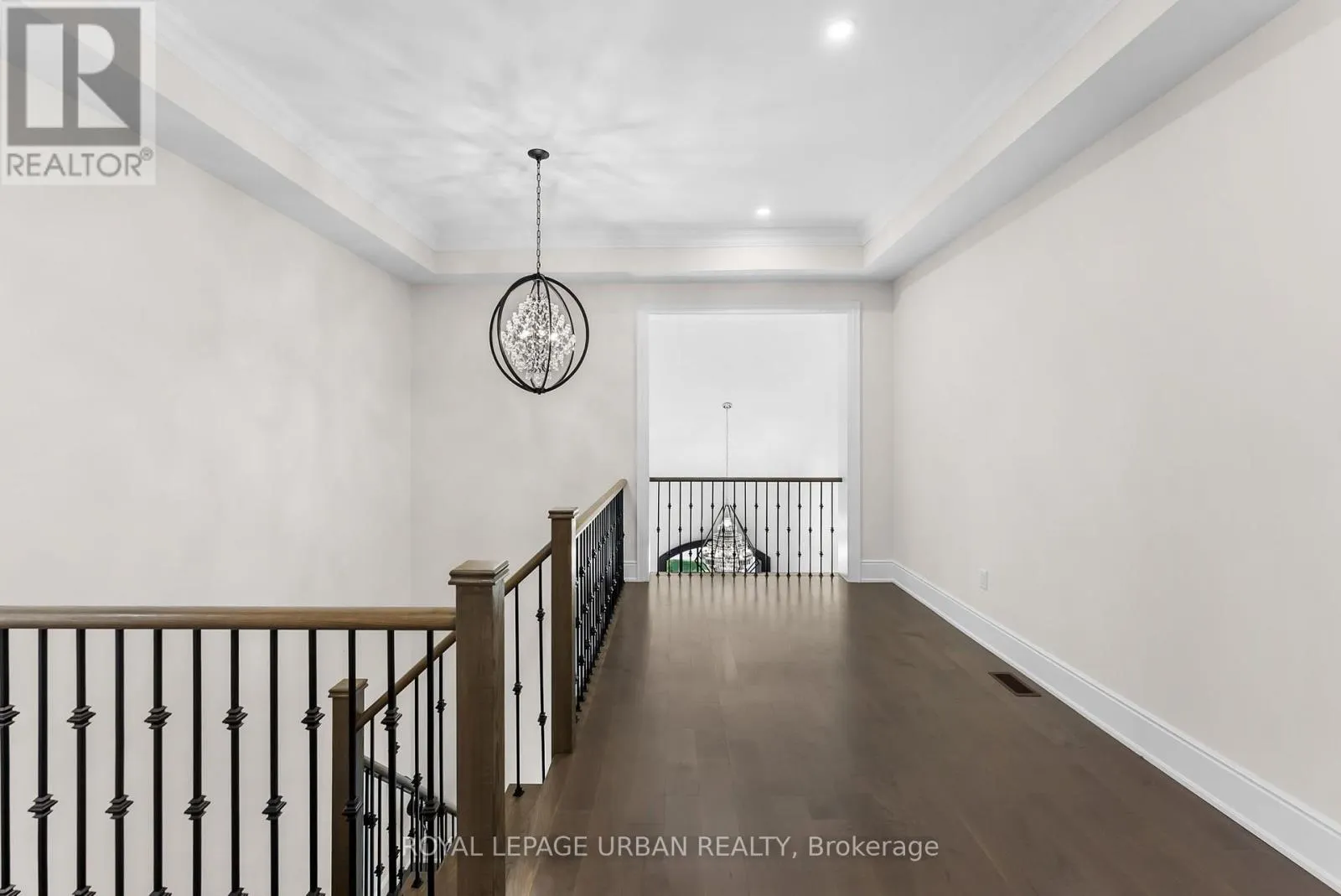 15 COUNTRY CLUB CRESCENT