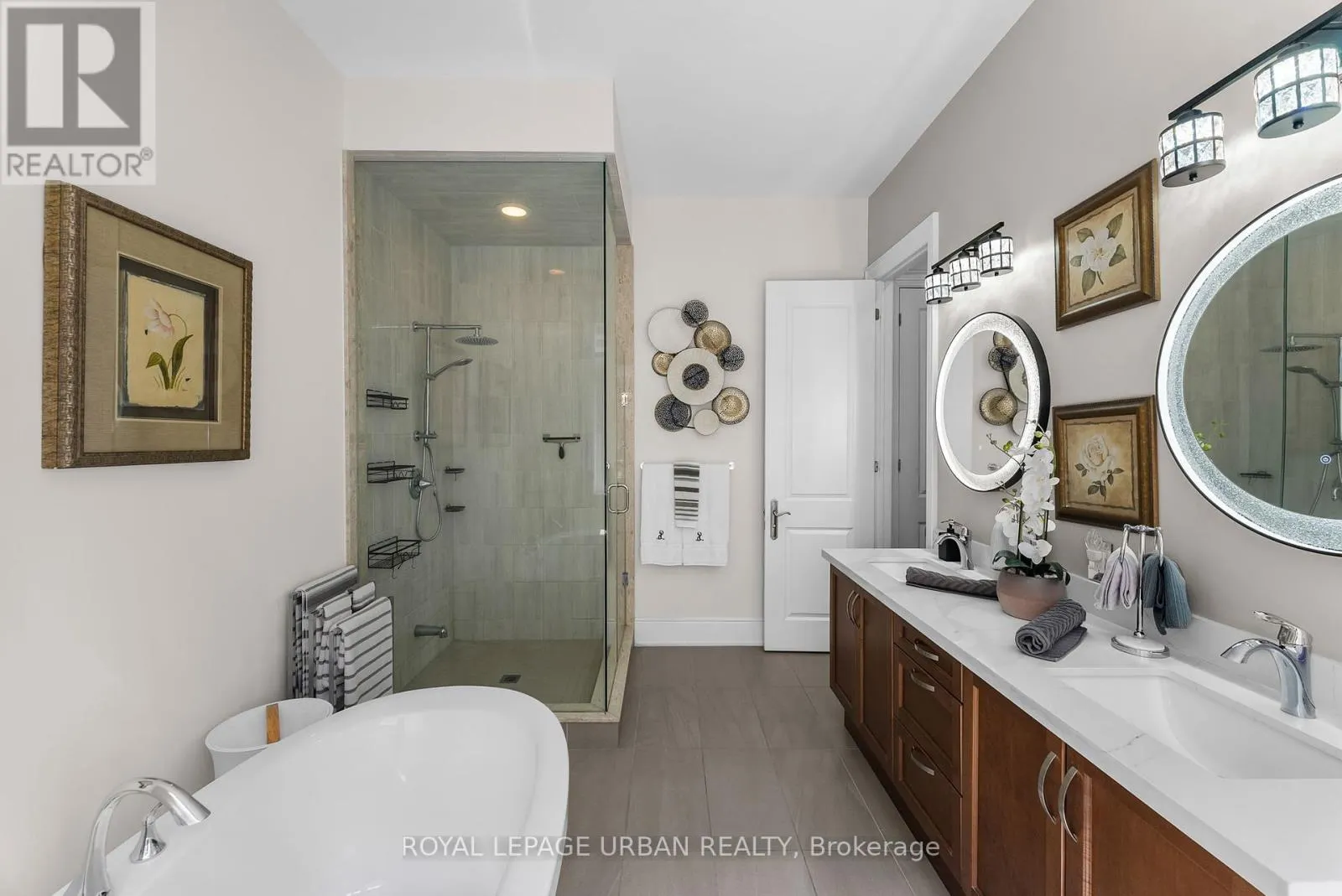 15 COUNTRY CLUB CRESCENT
