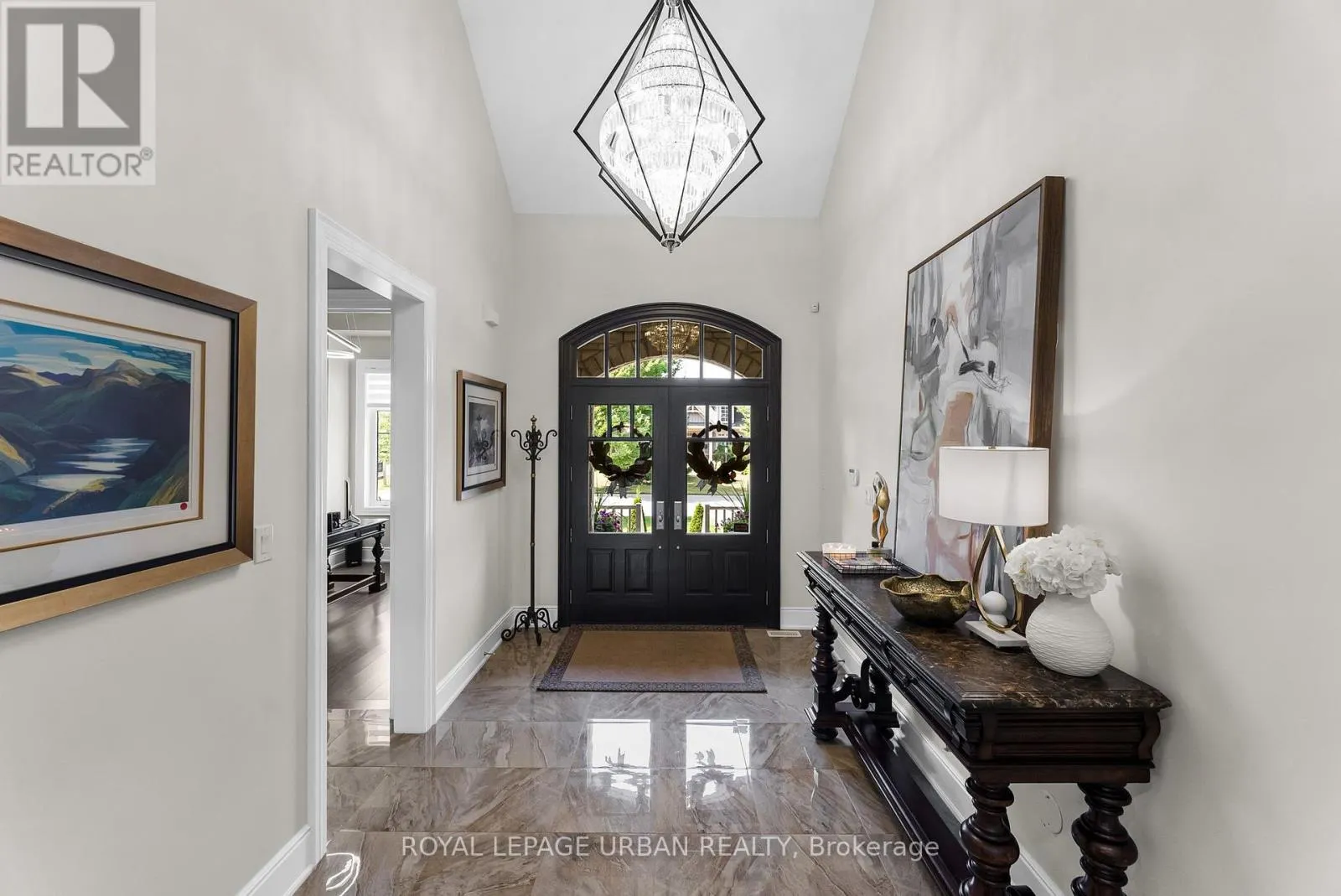 15 COUNTRY CLUB CRESCENT