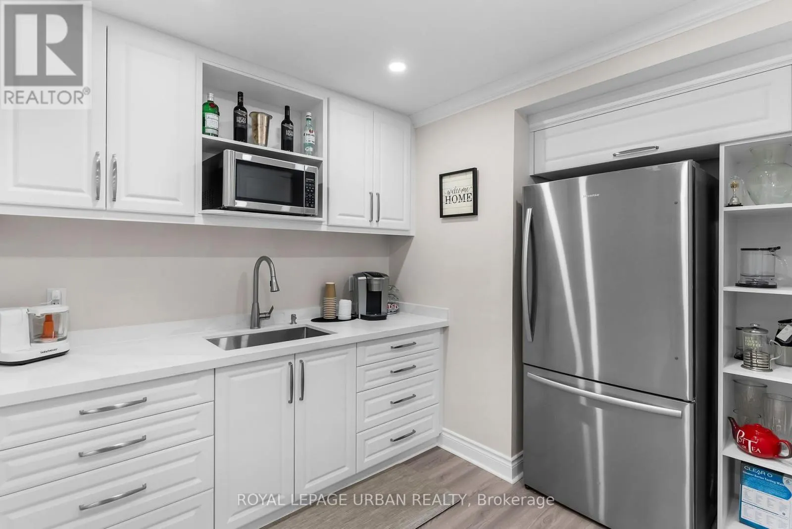15 COUNTRY CLUB CRESCENT