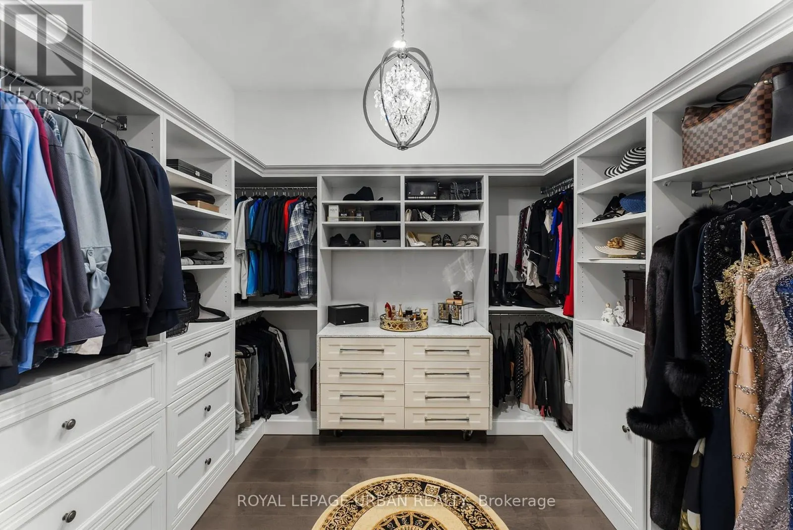 15 COUNTRY CLUB CRESCENT