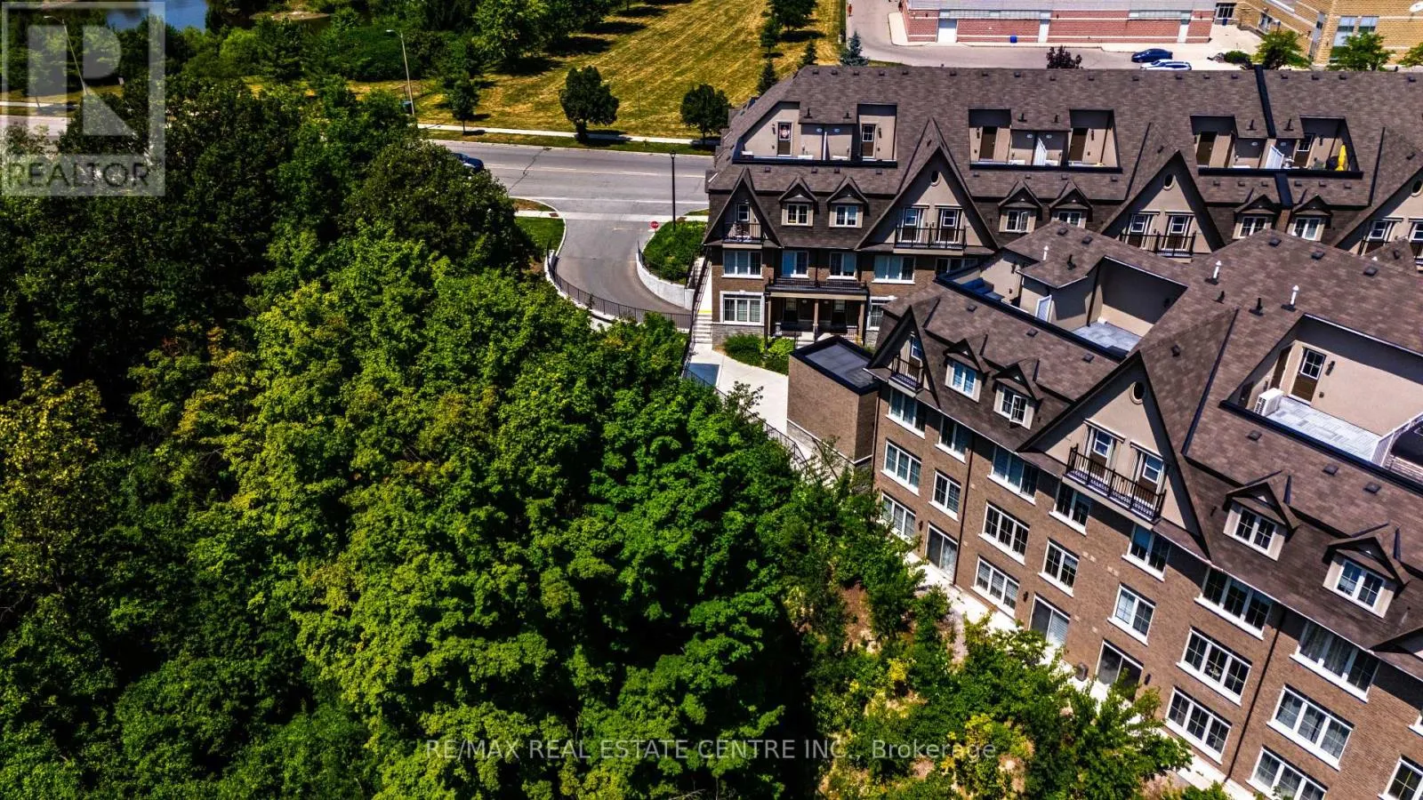 42 - 181 PARKTREE DRIVE