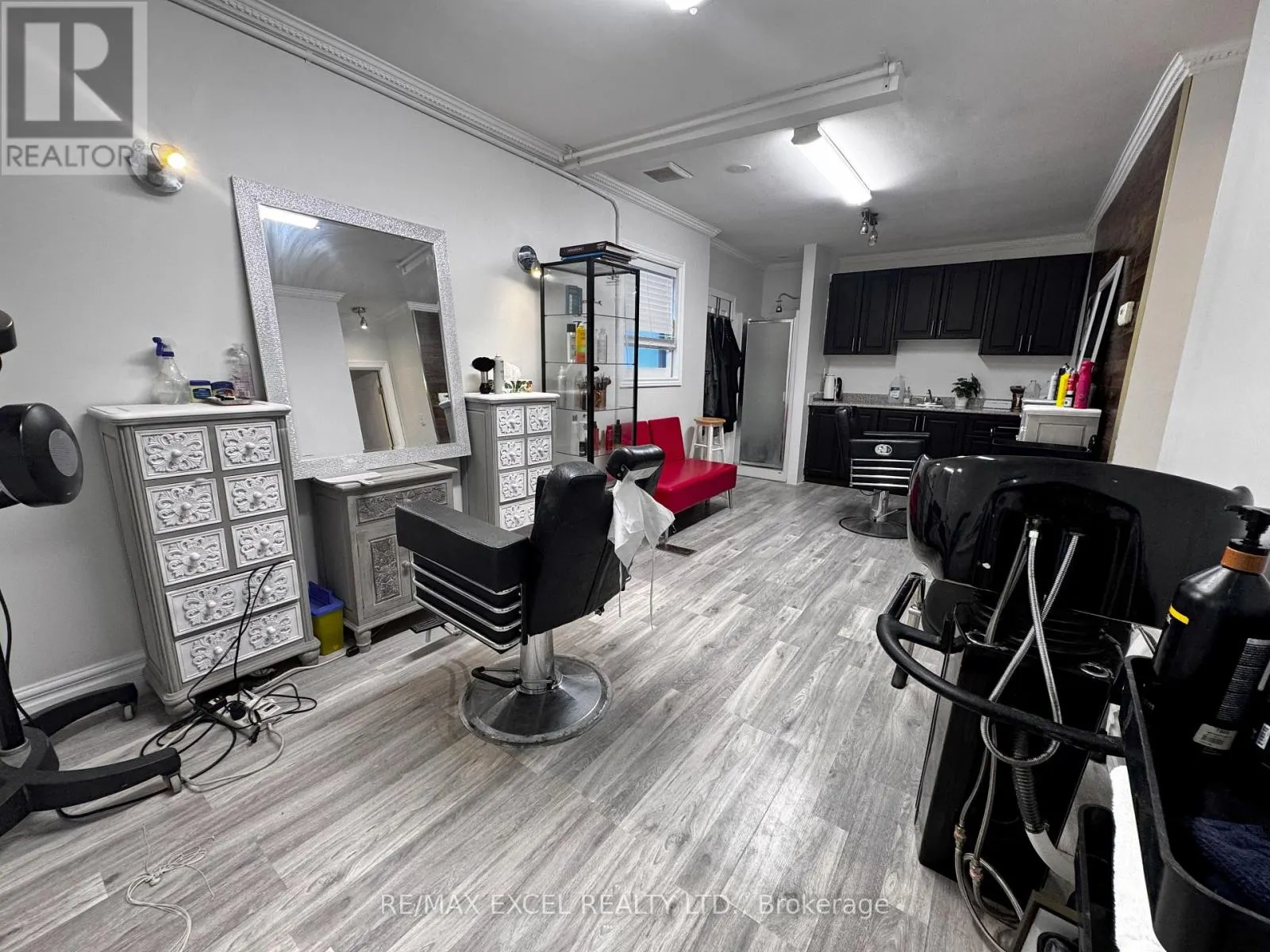 UPPER LEVEL - 9961 YONGE STREET
