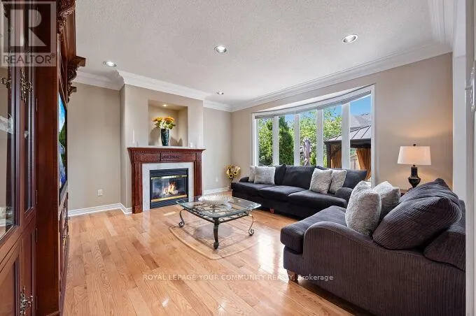40 BARBERRY CRESCENT