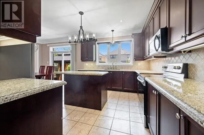 40 BARBERRY CRESCENT