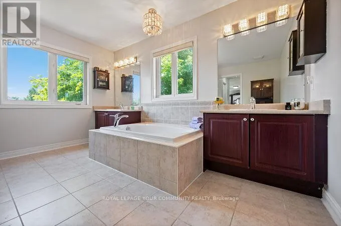 40 BARBERRY CRESCENT