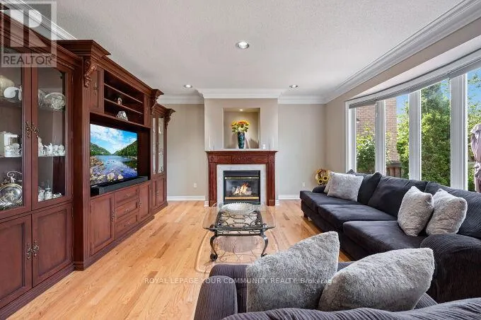 40 BARBERRY CRESCENT
