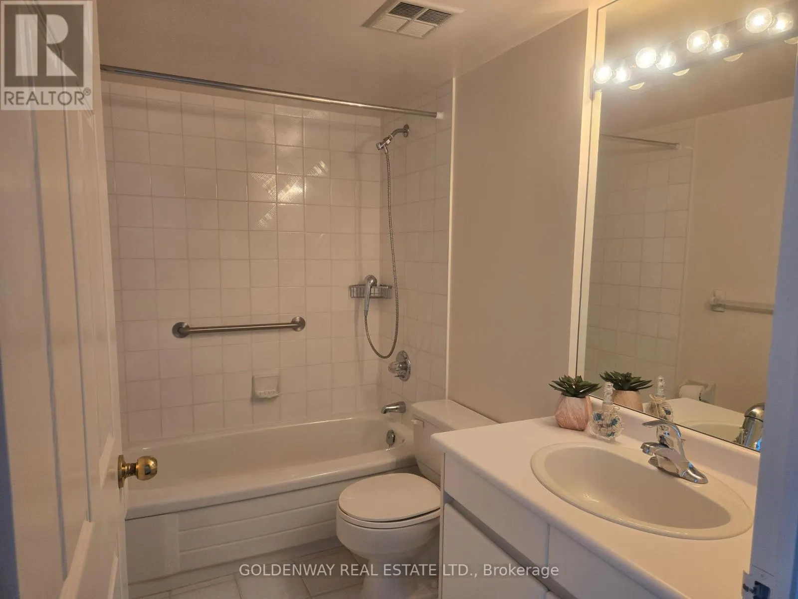 1012 - 7300 YONGE STREET